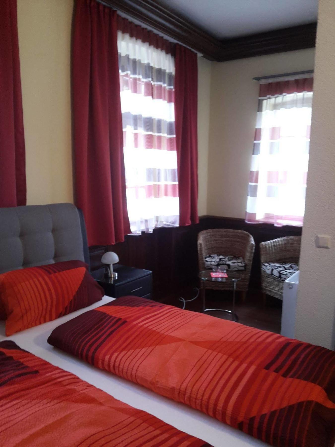 Hotel Zum Schwanen Leimen  Bagian luar foto